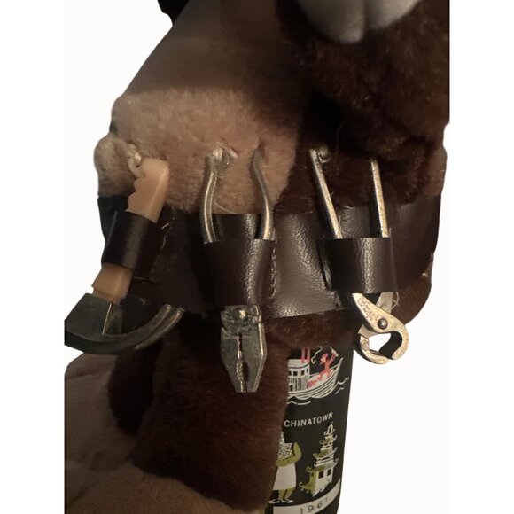 Arts toys Brown Plush beaver puppet With Toolbelt & Attached Plastic Tools - Picture 3 of 8